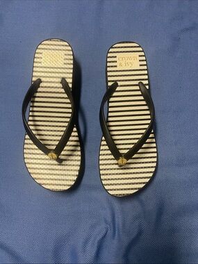 Crown & Ivy sandals